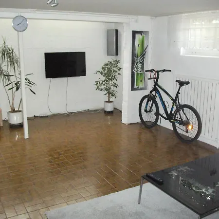 Lägenhet Helle Grosse Souterrainwohnung Mit Eigenem Eingang Unterhaching