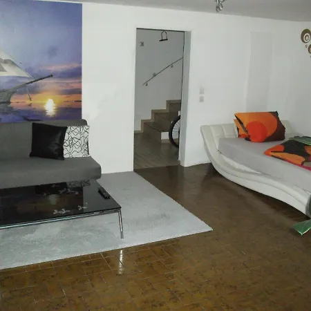 شقة Helle Grosse Souterrainwohnung Mit Eigenem Eingang انترهاشنغ